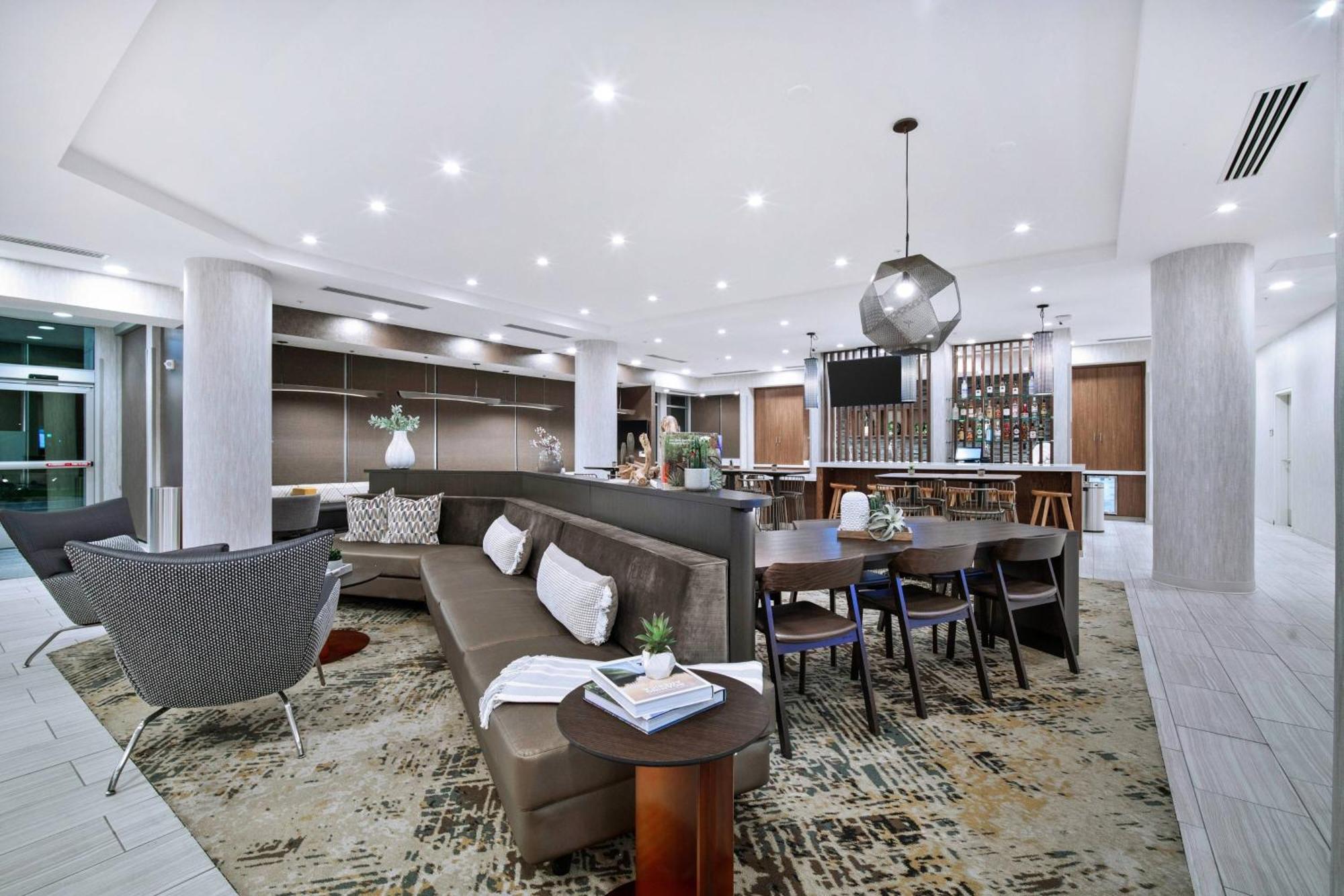 Hotel Springhill By Marriott Phoenix 3*